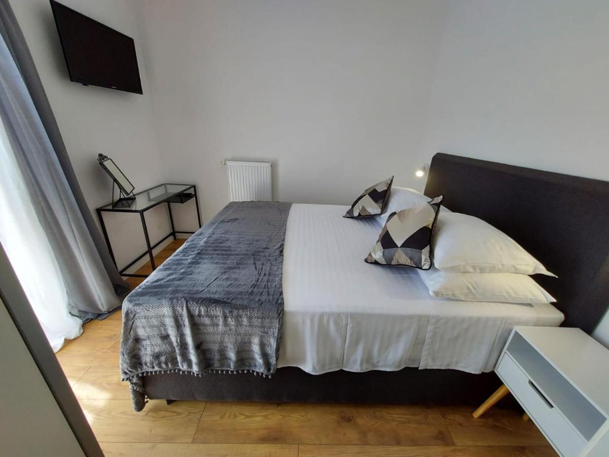 Apartmani Cvita Omis Exterior photo