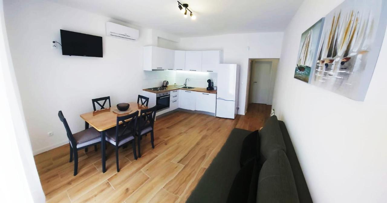 Apartmani Cvita Omis Exterior photo