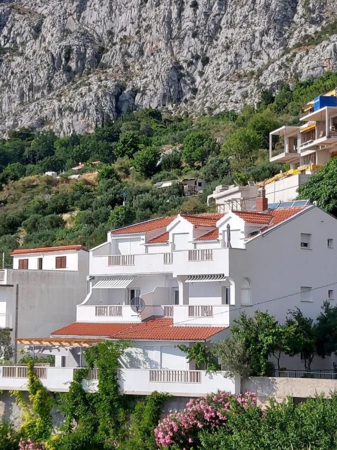 Apartmani Cvita Omis Exterior photo